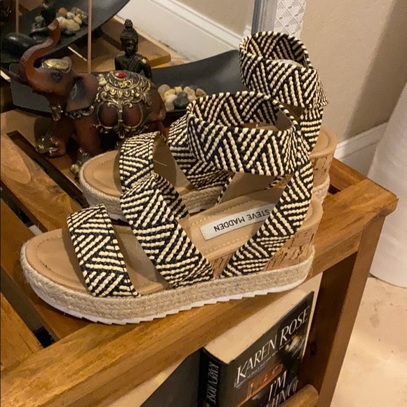 Steve Madden Shoes - Steve Madden wedge sandals